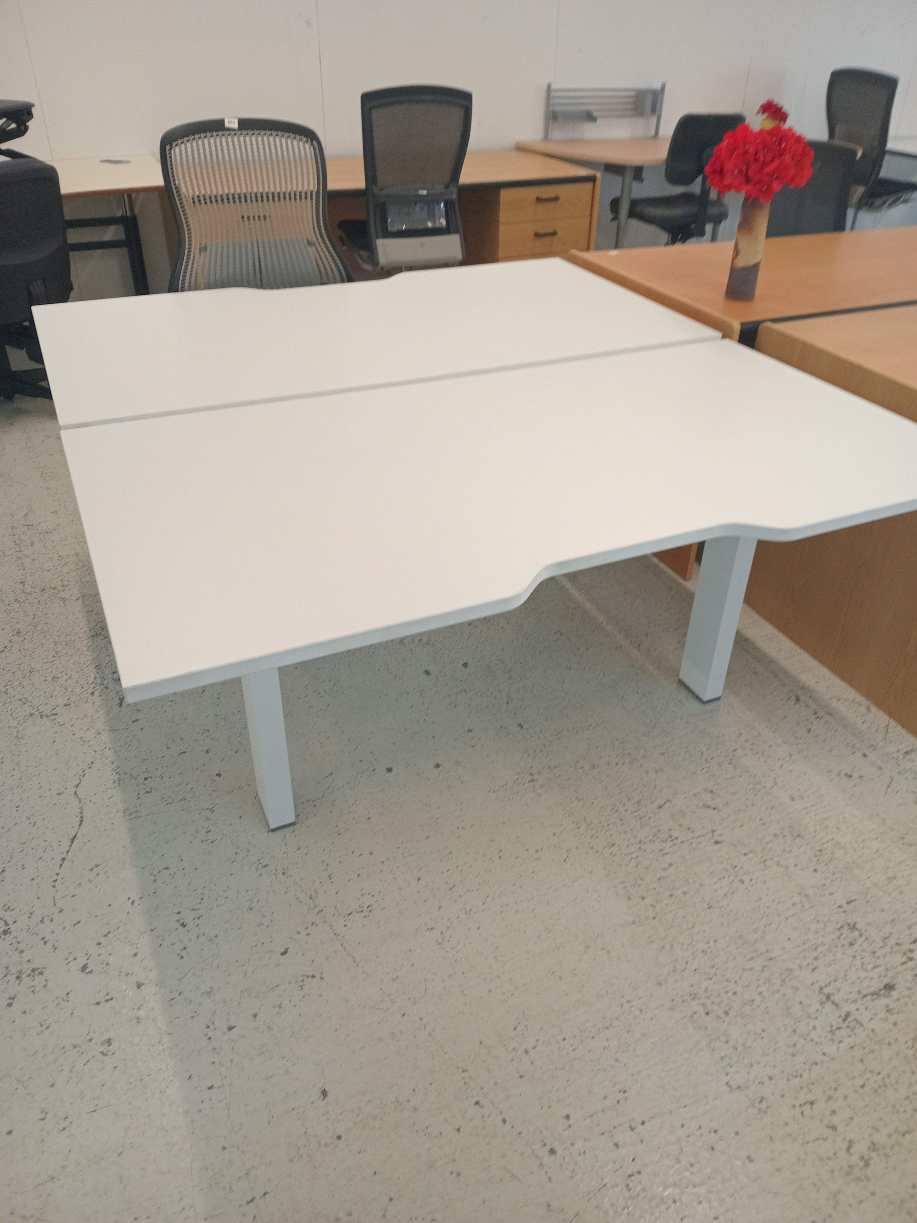 Double desk unit