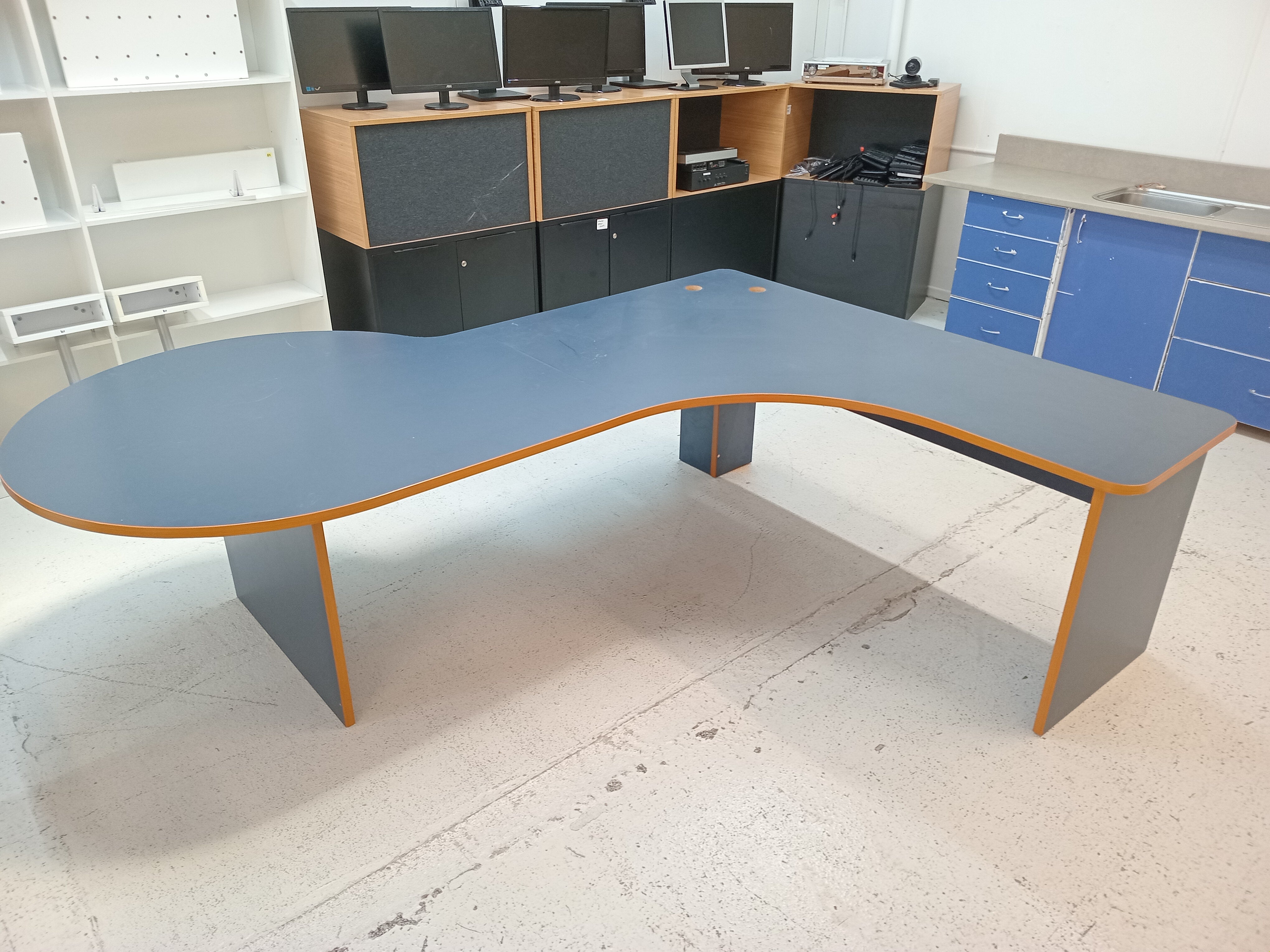 Big L-shaped desk (navy blue)