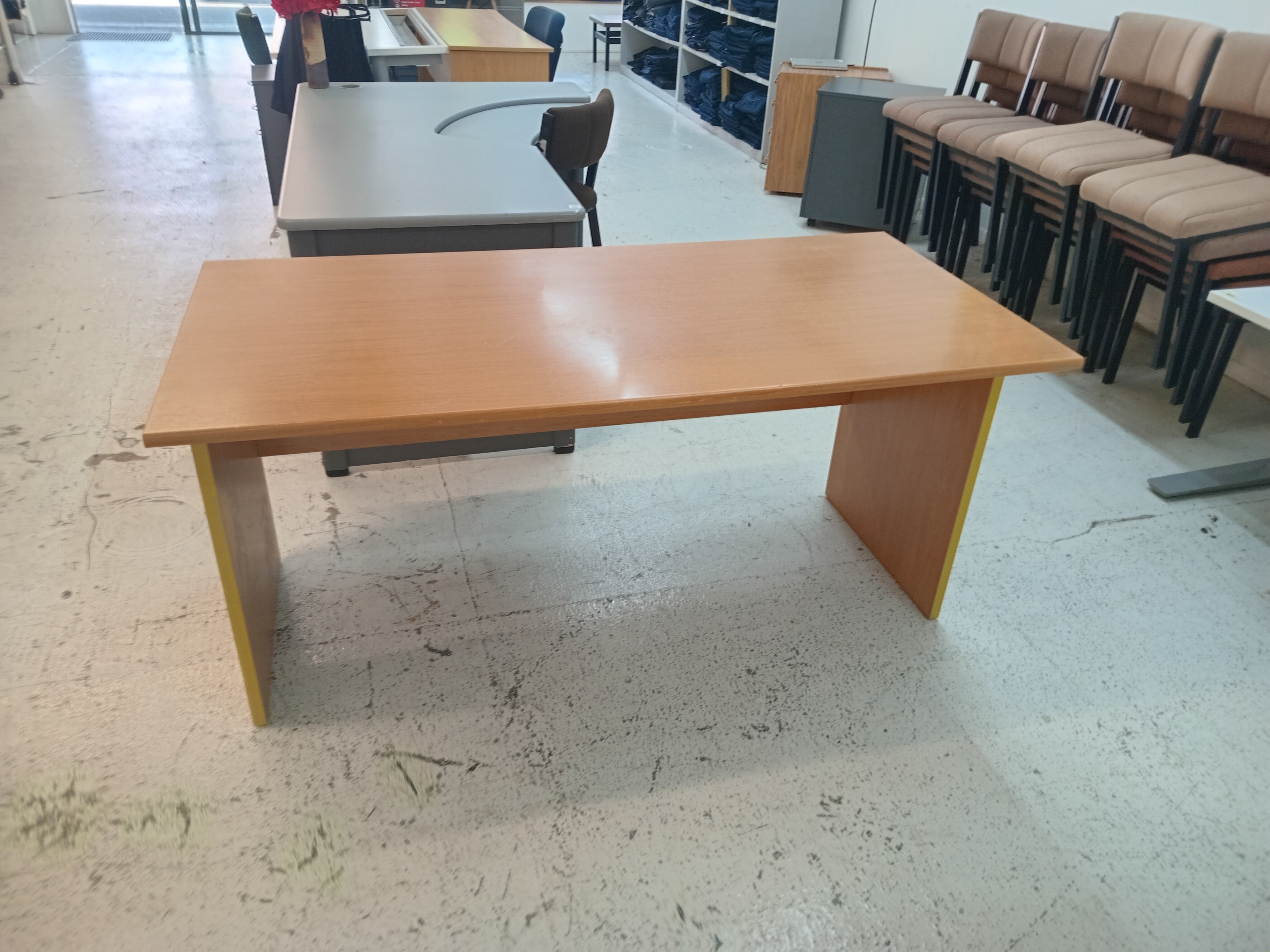 Straight desk