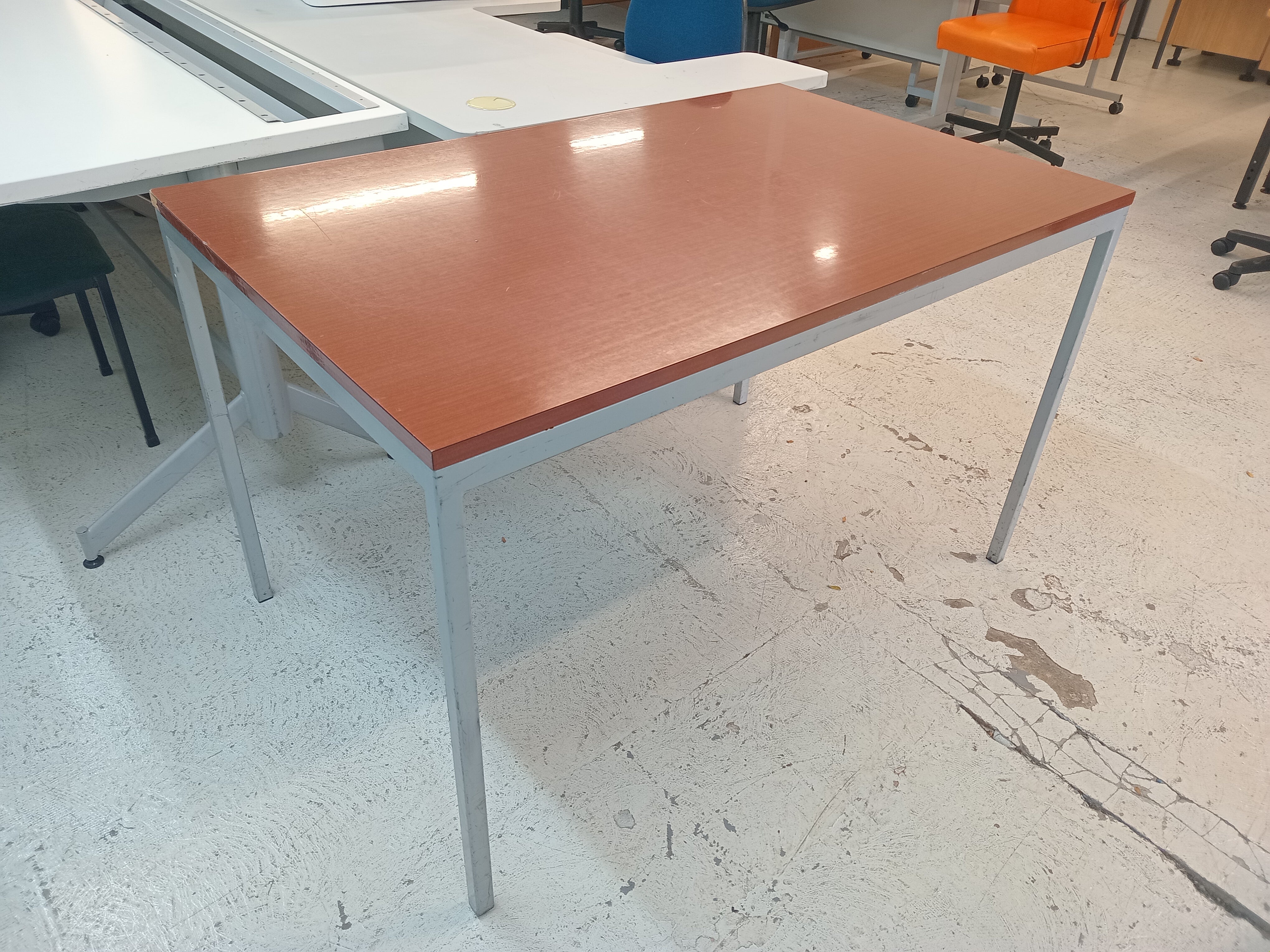 Wooden veneer table