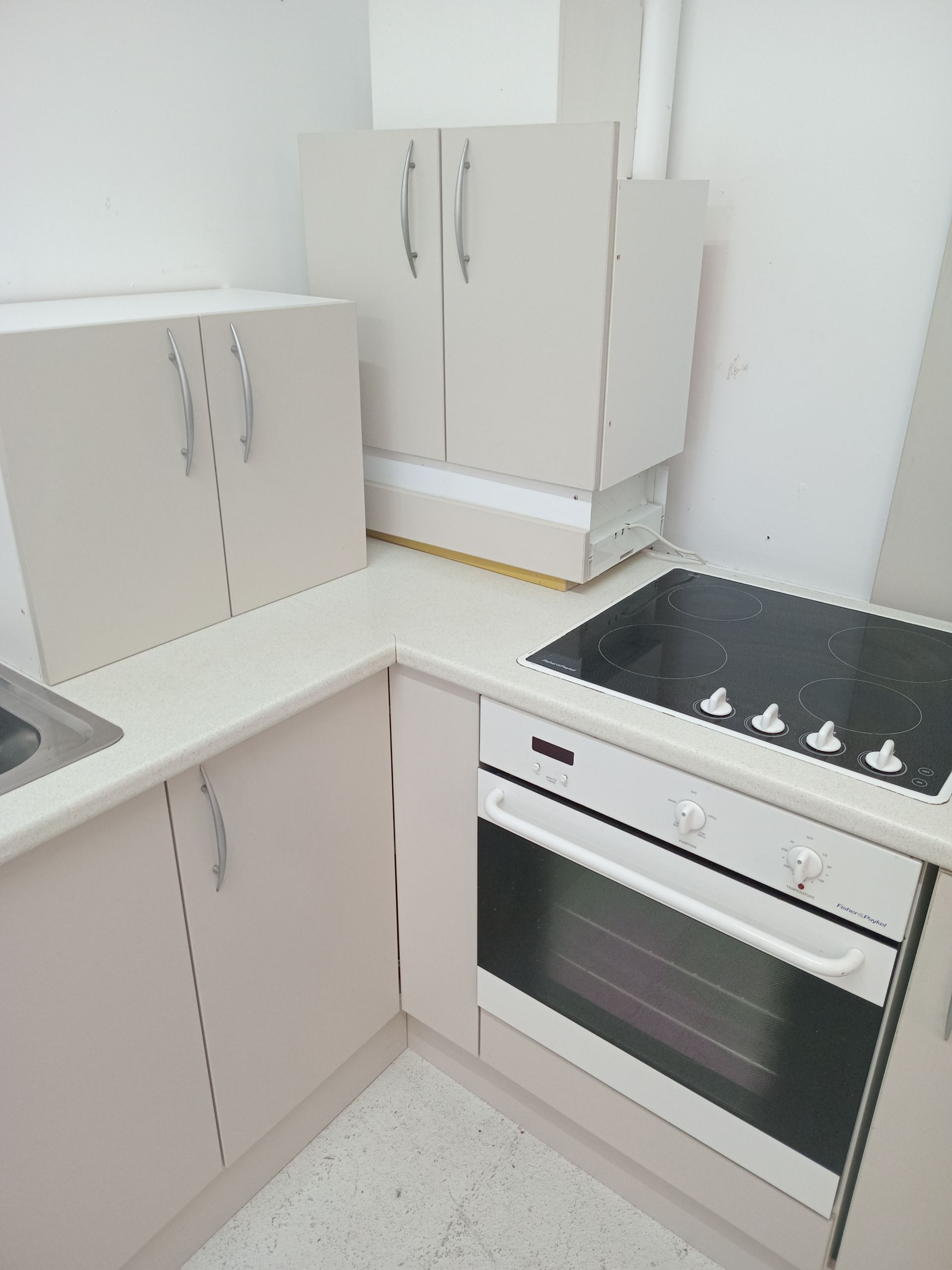 Kitchen, large