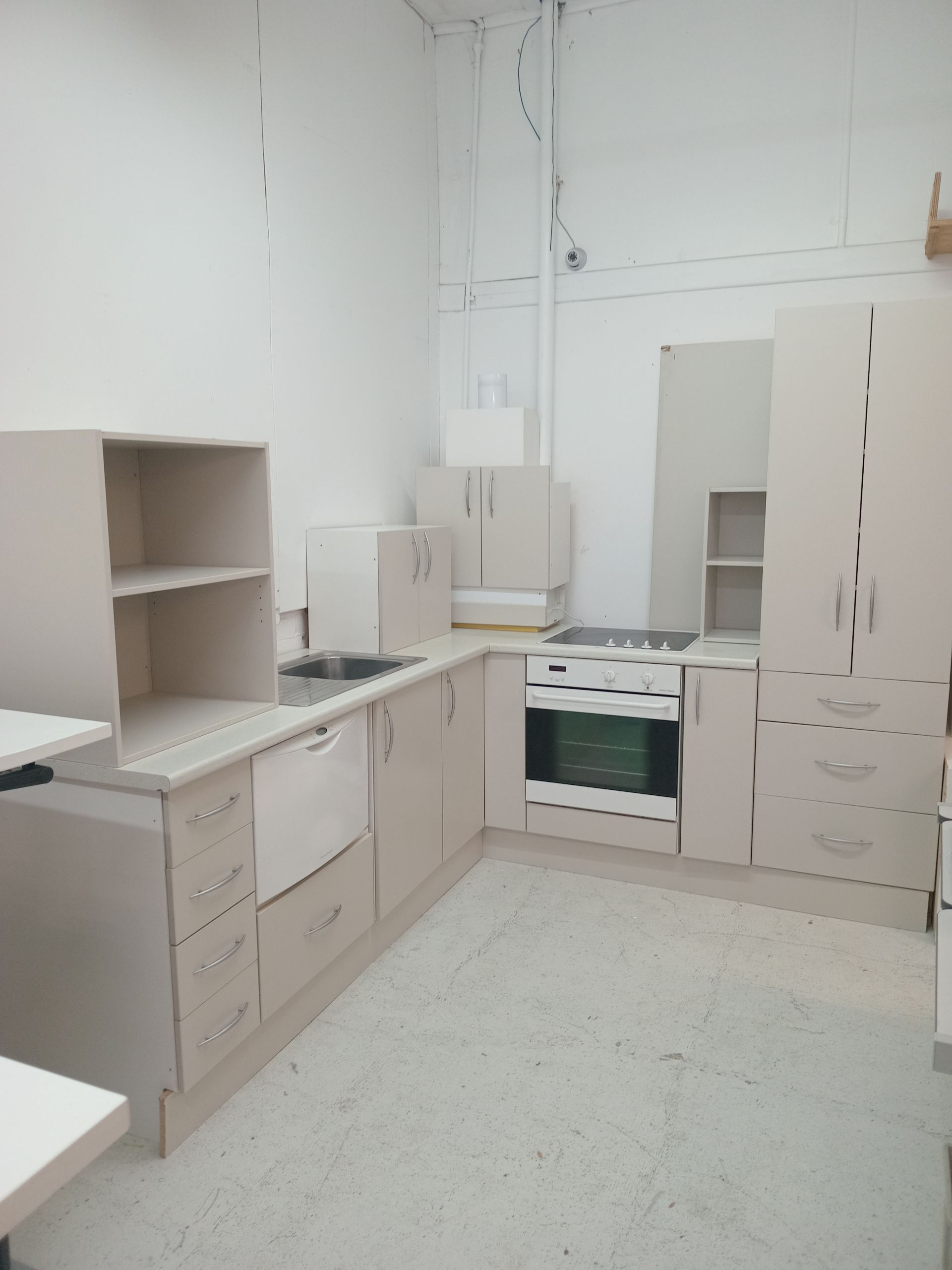Kitchen, large