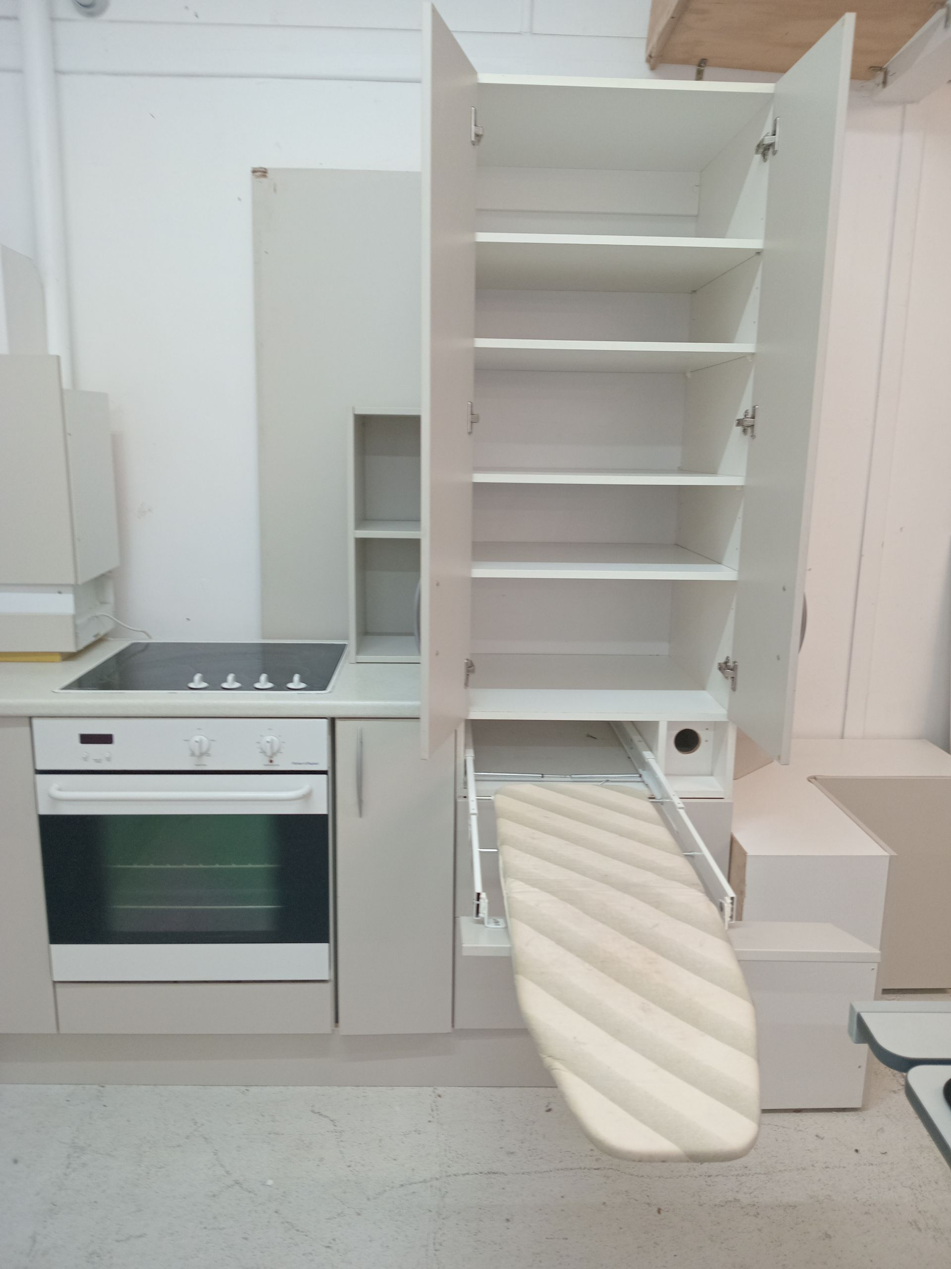 Kitchen, large