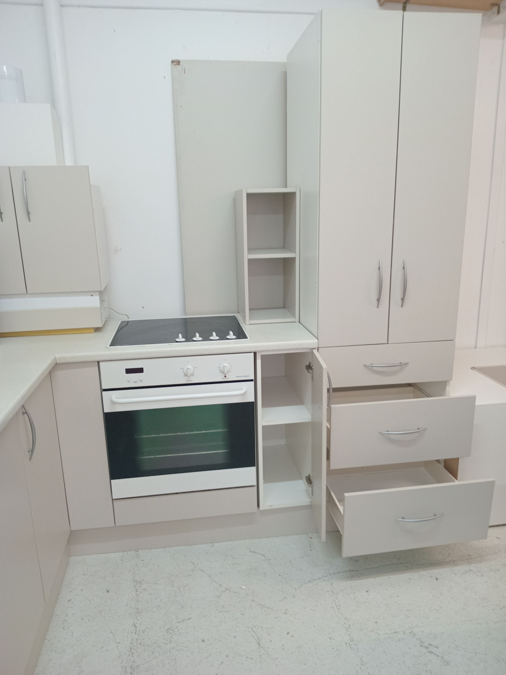 Kitchen, large